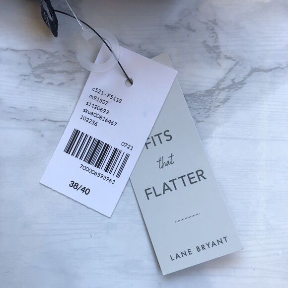 Lane Bryant Women 38/40 Smocked Sleeveless Blouse Navy with Lemon Print New - Picture 5 of 12